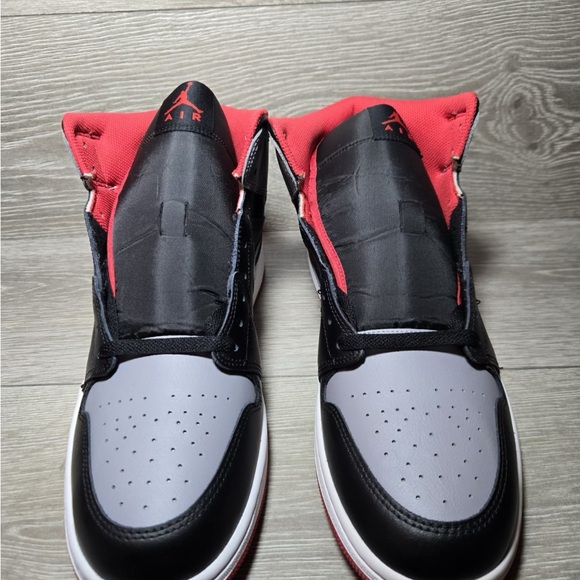 NEW Nike Air Jordan 1 Mid Shoes Black Cement Grey Red White DQ8426006 - Picture 4 of 5